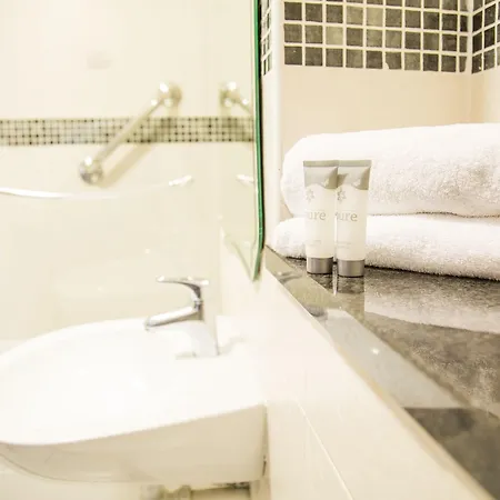 Hotel Springhill Court & Leisure Club 3*