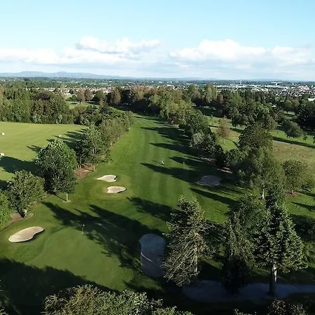 Springhill Court & Leisure Club 3*