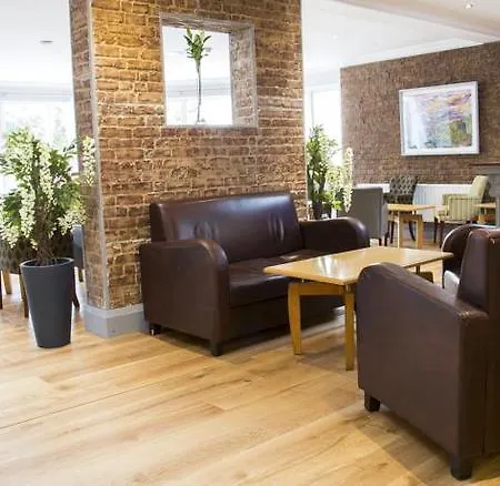 Springhill Court & Leisure Club Hotel 3*
