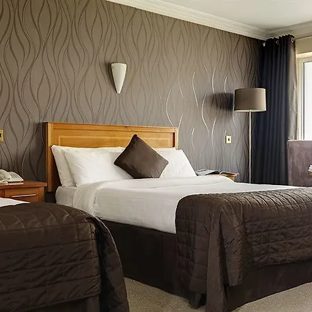 Springhill Court & Leisure Club Hotel 3*