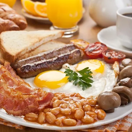 Springhill Court & Leisure Club Hotel 3*