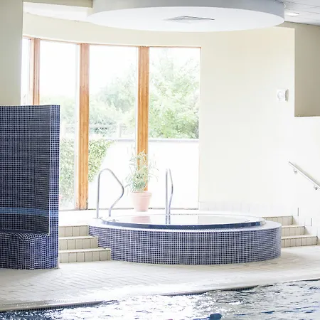 Hotel Springhill Court & Leisure Club 3*