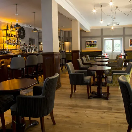 Springhill Court & Leisure Club