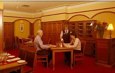 Hotel Springhill Court & Leisure Club 3*