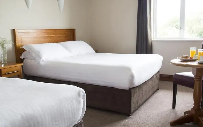 Springhill Court & Leisure Club 3*