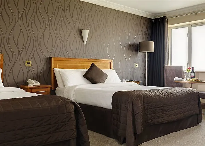 Springhill Court & Leisure Club Hotel 3*