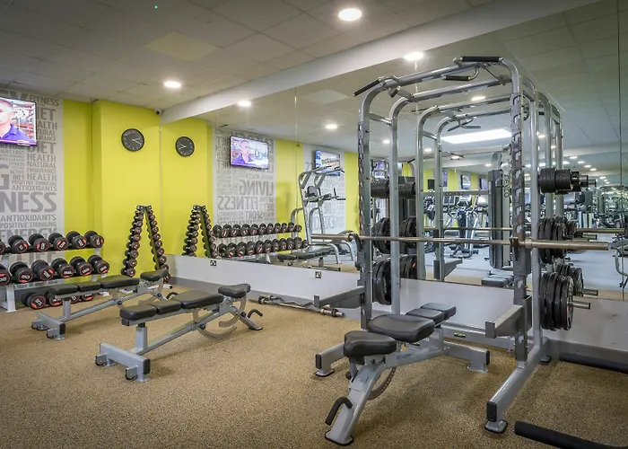 Springhill Court & Leisure Club 3*