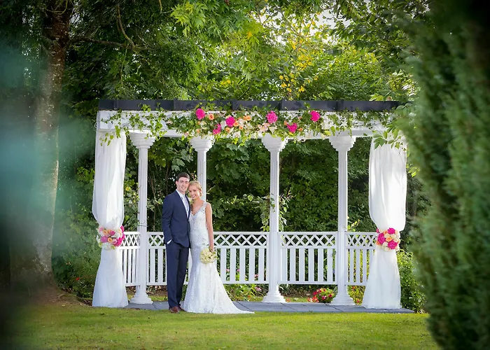 Springhill Court & Leisure Club Hotel 3*